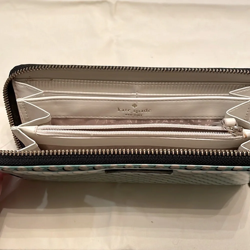 Kate Spade polka dot wallet - Picture 3 of 3